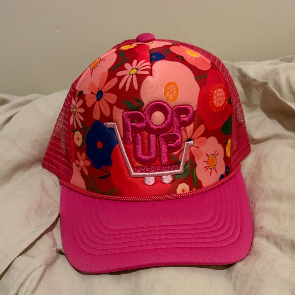 Popupprenuers Hot pink floral Trucker Hat